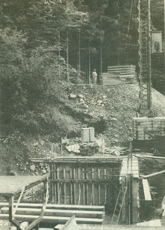 Bau des Kleinkraftwasseranlage Trigli um 1989